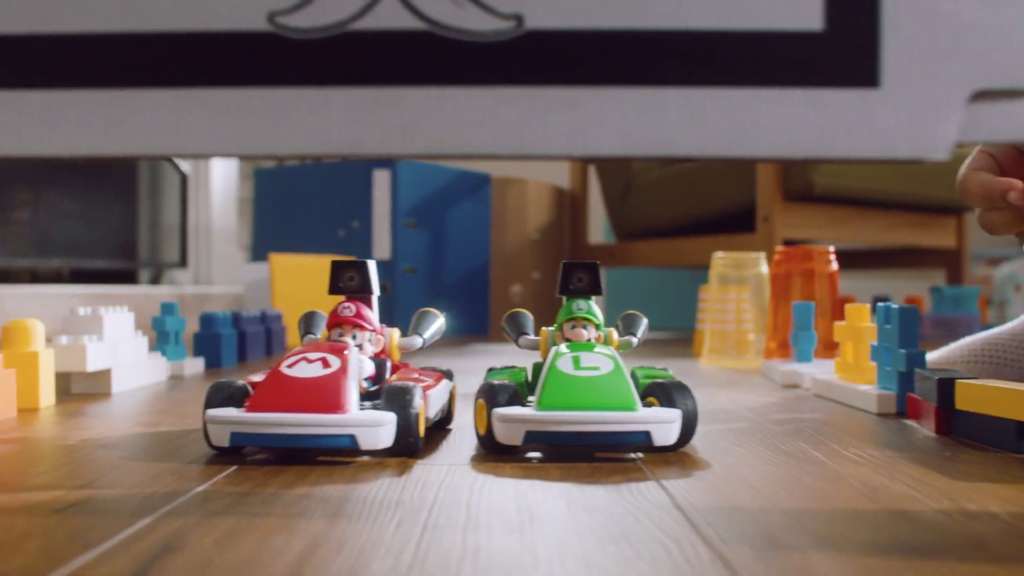 Nintendo Direct de Mario 35 Mario Kart Live Home Circuit mistura carros controlados a distância com circuitos dinâmicos no ambiente. (Imagem: Divulgação)